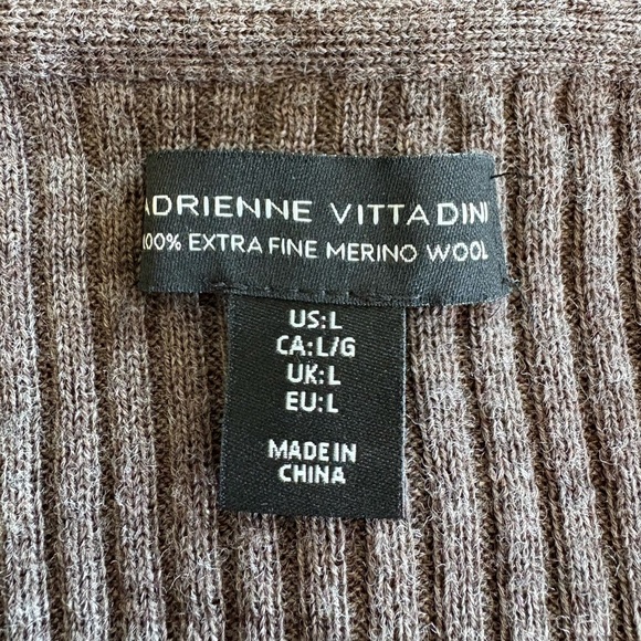 Adrienne Vittadini 100% Merino Wool Dark Brown V-Neck Sweater | Size Large - Picture 4 of 8